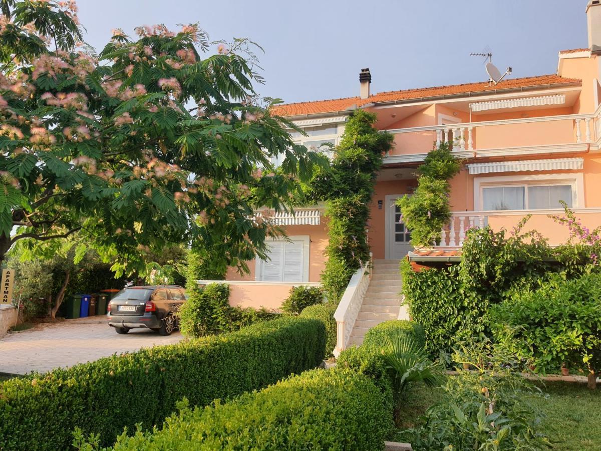 Apartments Durdica Bobic Biograd Na Moru Exteriör bild