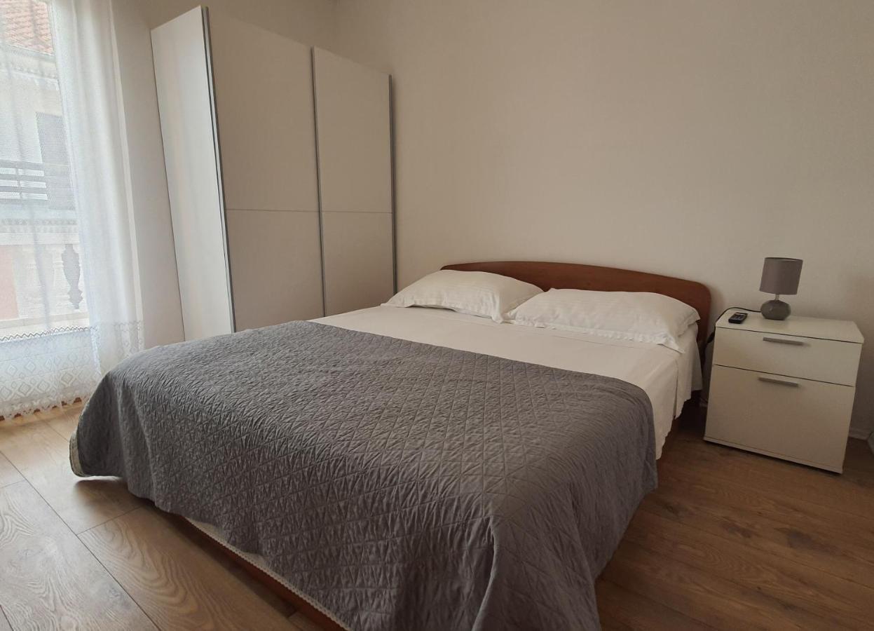 Apartments Durdica Bobic Biograd Na Moru Exteriör bild